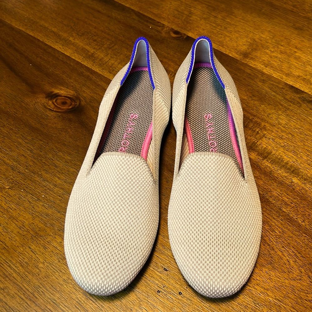 Rothy’s The Loafer slip on flat in size 6.5 in color Linen (beige color) NWOB